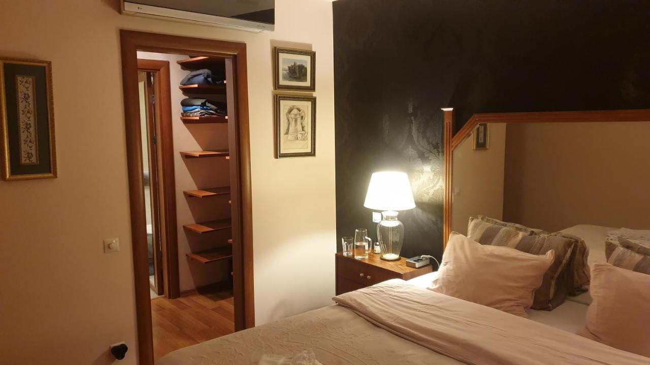 Séjour chez l'habitant Luxe Next To Water Garden Open Mall, International Financial Center & Medical Center